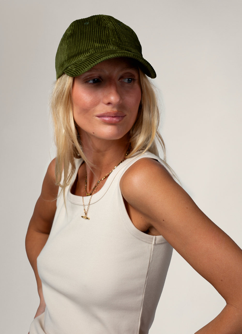 CASQUETTE CÔTELÉ VERT OLIVE