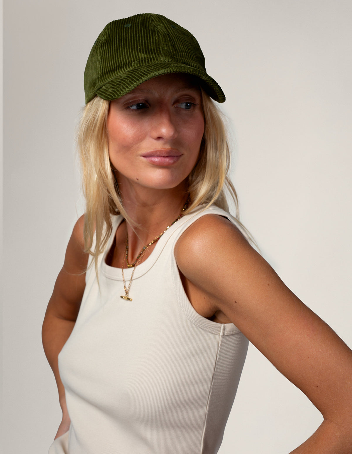 CASQUETTE CÔTELÉ VERT OLIVE