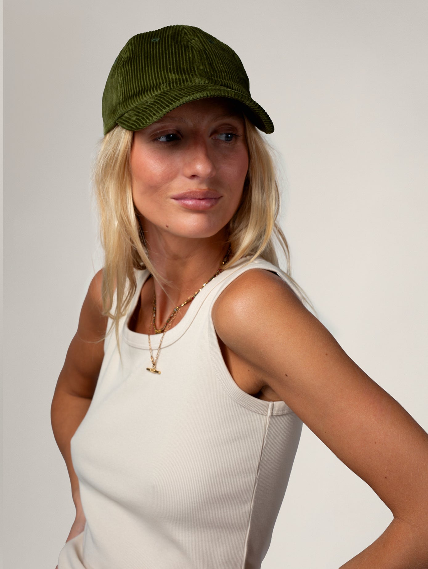 CASQUETTE CÔTELÉ VERT OLIVE