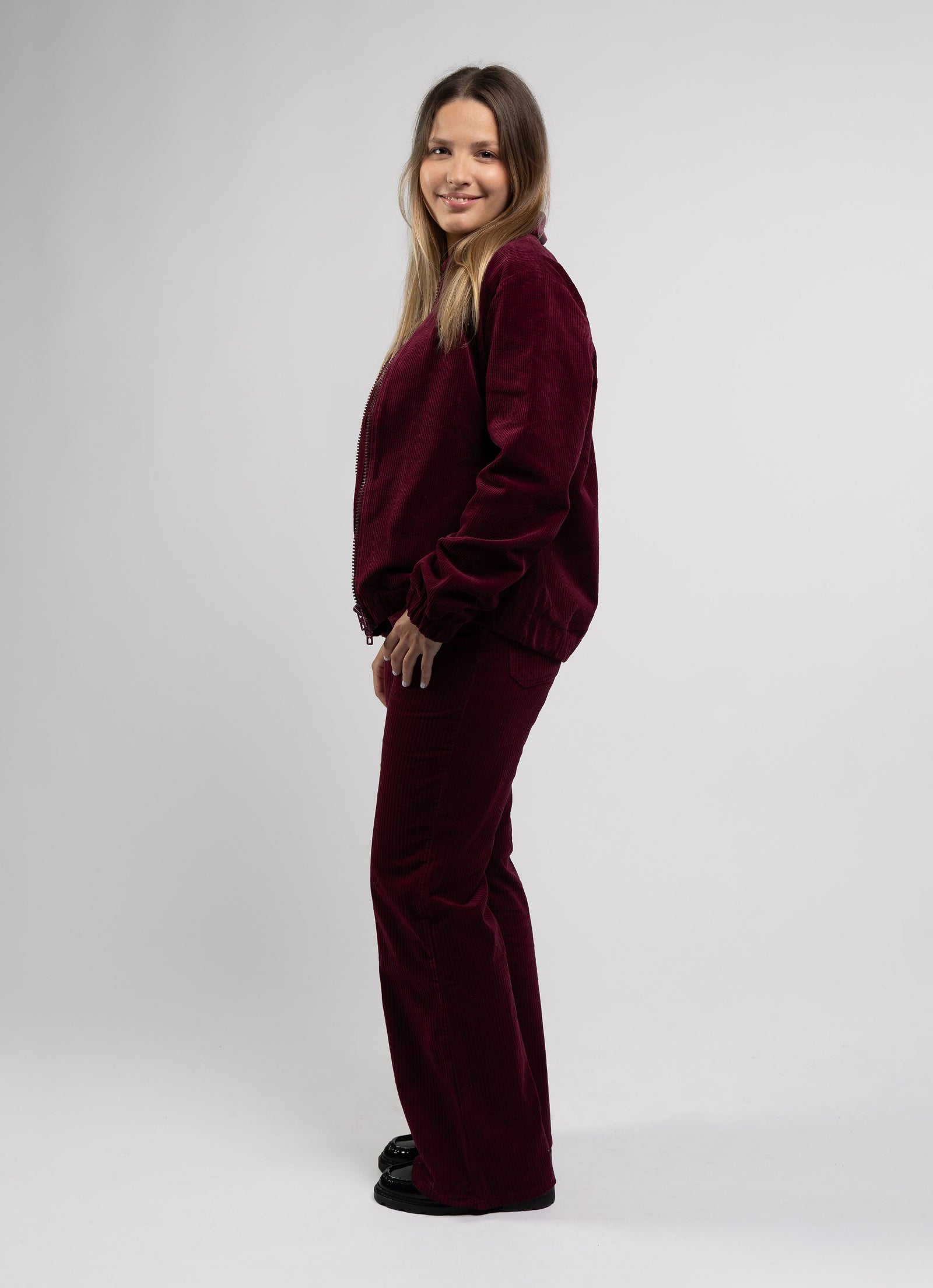 PANTALON FLARE PRUNE