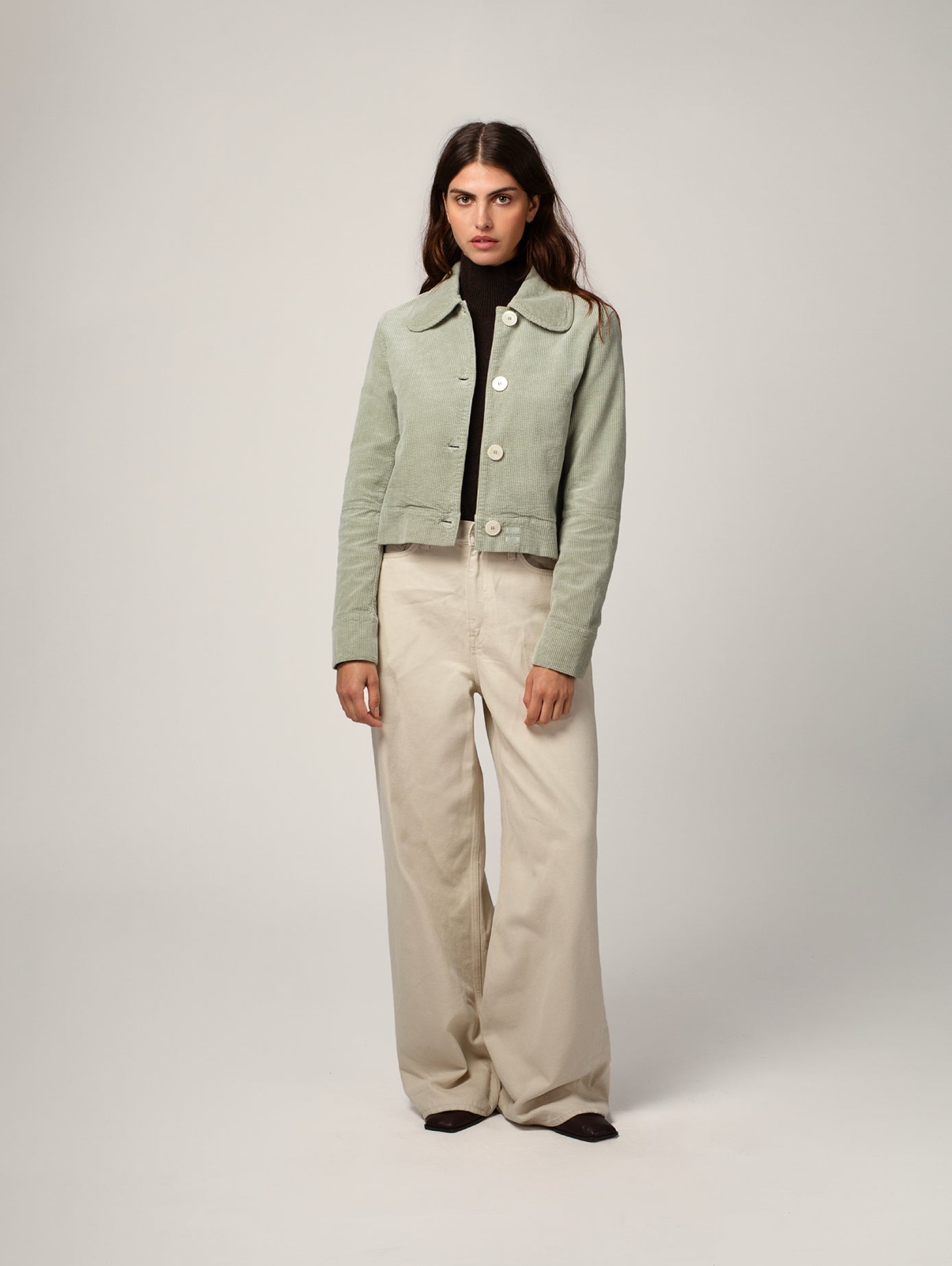 gid://shopify/MediaImage/67685774426436