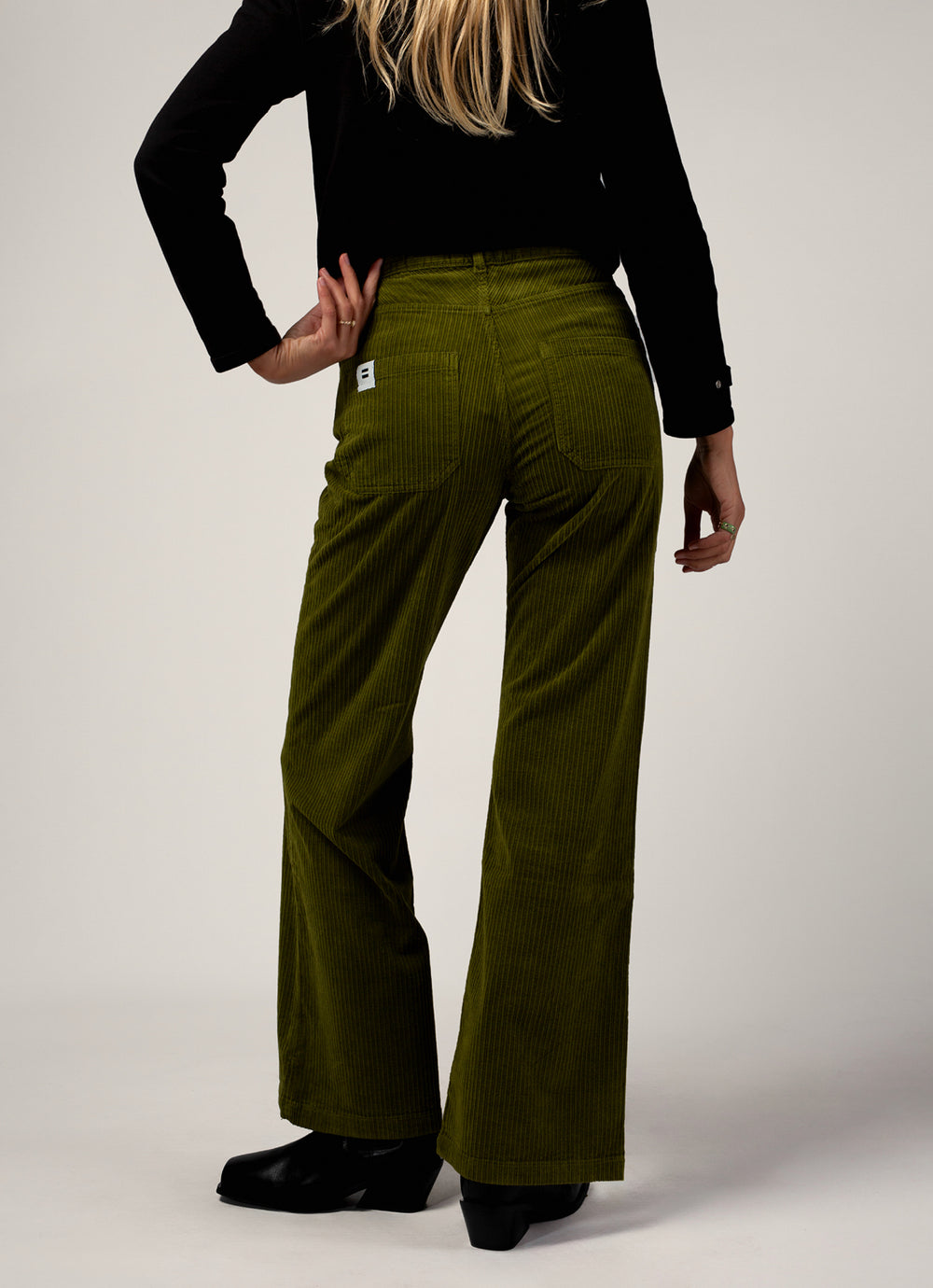 PANTALON FLARE PICKLE