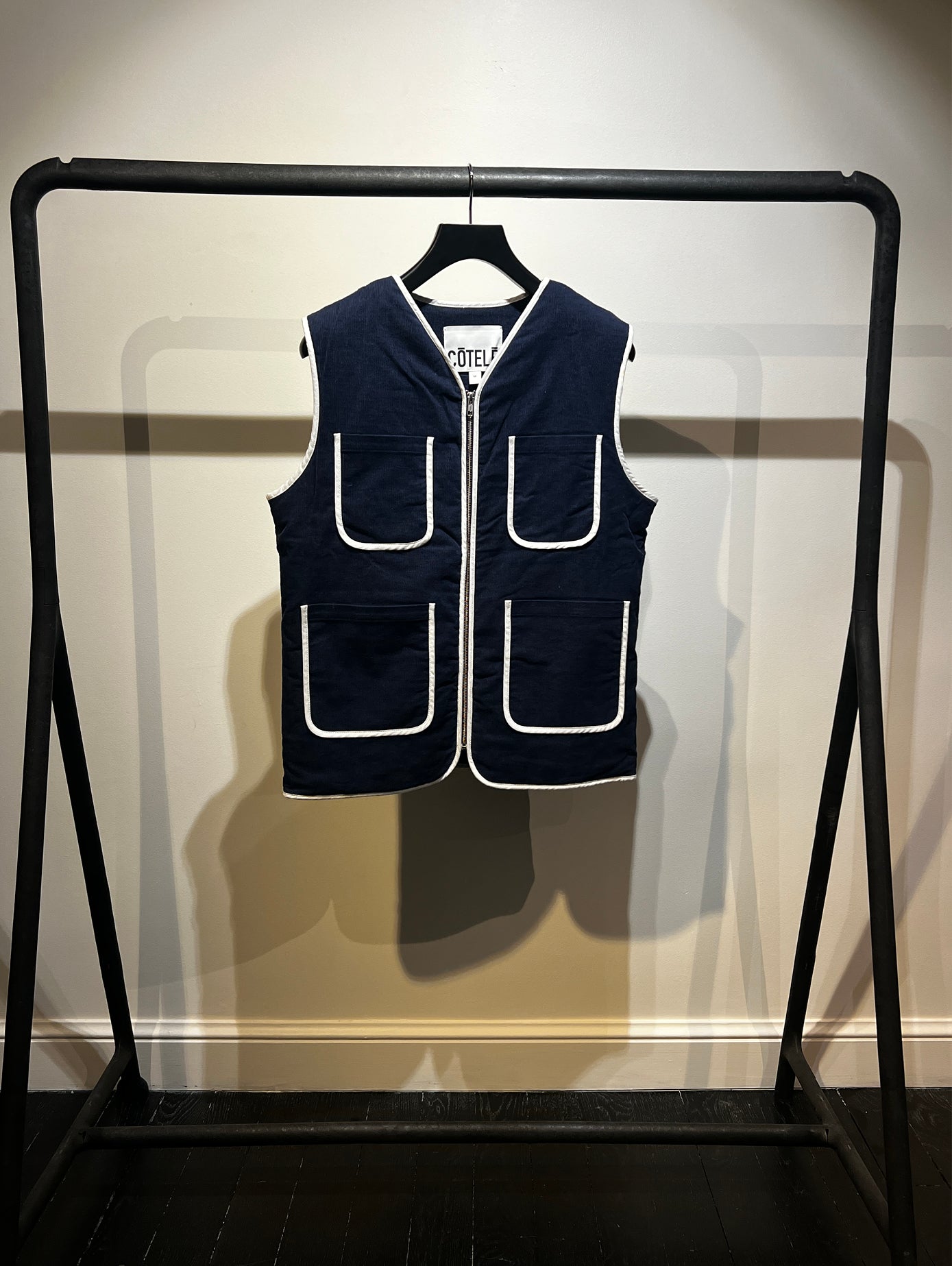 VESTE SANS MANCHE NAVY BORDS BLANCS - TAILLE M