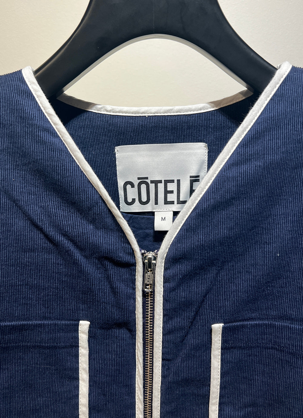 VESTE SANS MANCHE NAVY BORDS BLANCS - TAILLE M