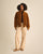 Femme portant la doudoune puffer camel ouverte Côtelé Paris